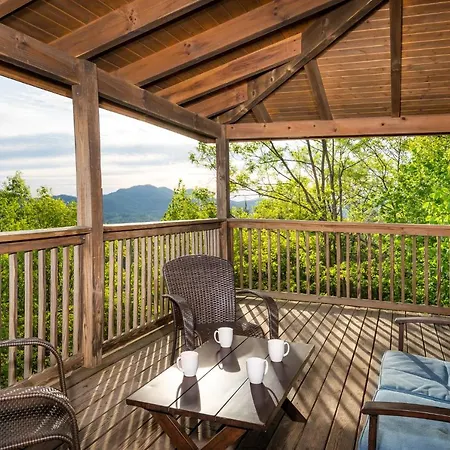 Mountain Tyme, Hot Tub, Pool Table, Game Room, 1089 Free Tickets Each Paid Day, Dollywood And More